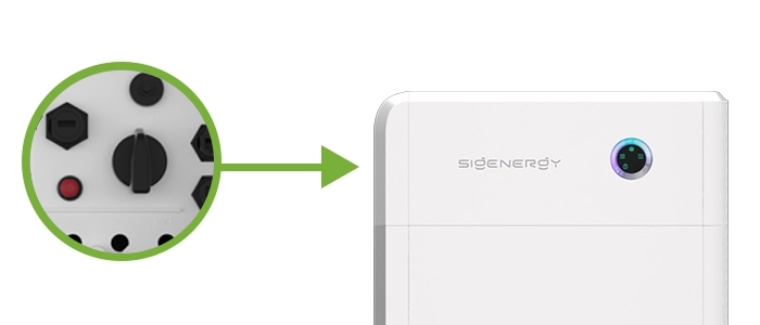 Location of the DC switch behind the cover on the left side of the Sigenergy inverter